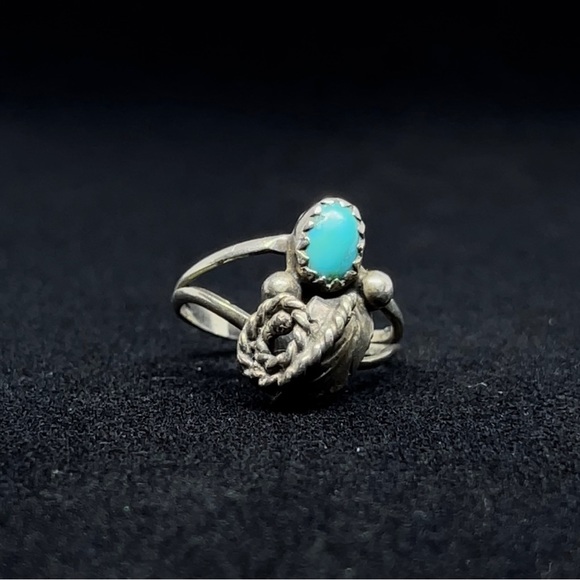 STERLING SILVER TURQUOISE RING - Picture 2 of 4